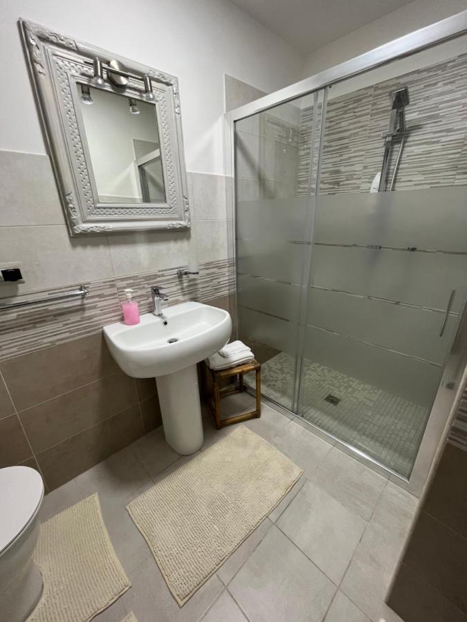 Francahouse Apartment Catania Bagian luar foto